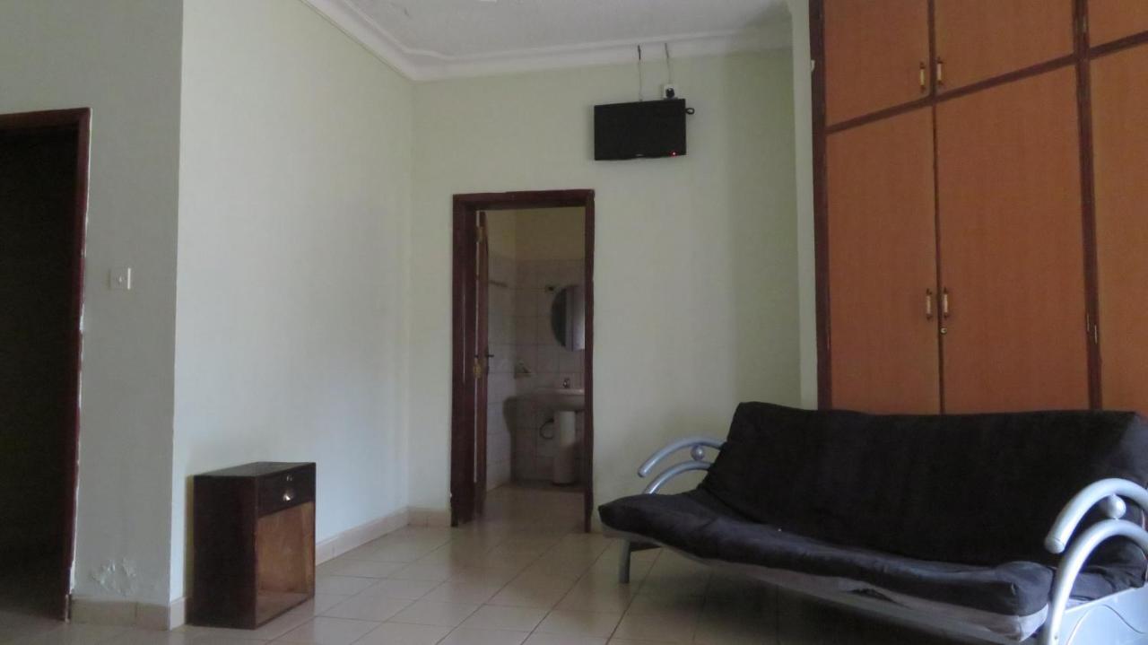 Global Village Hotel Pakwach Экстерьер фото