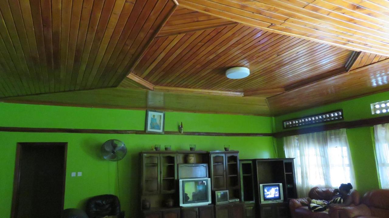 Global Village Hotel Pakwach Экстерьер фото