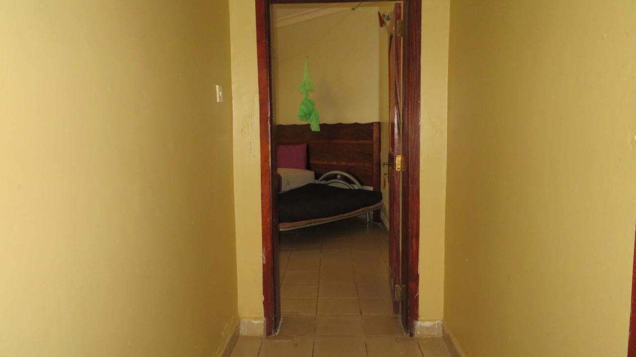Global Village Hotel Pakwach Экстерьер фото