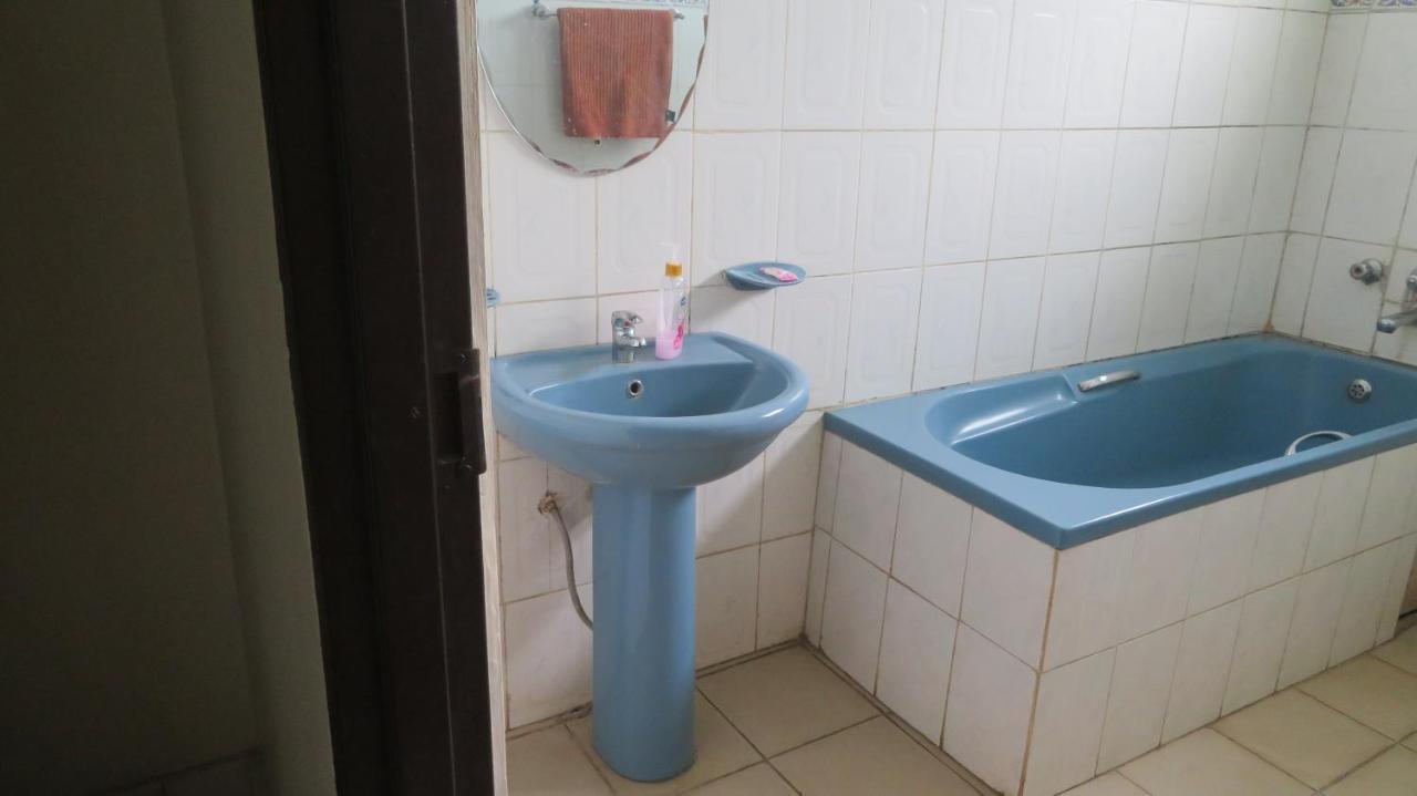 Global Village Hotel Pakwach Экстерьер фото