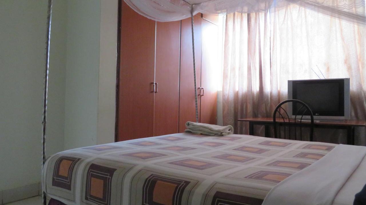 Global Village Hotel Pakwach Экстерьер фото